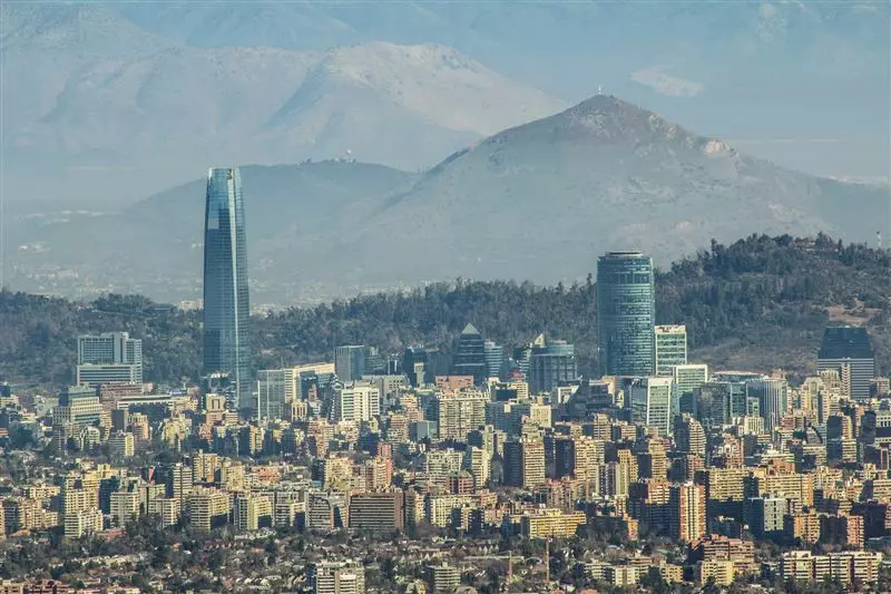 Actividad económica en Chile sorprende en mayo y crece sobre lo esperado