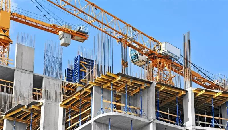 Costos de construcción siguen al alza y peligra continuidad de 370 obras de infraestructura pública