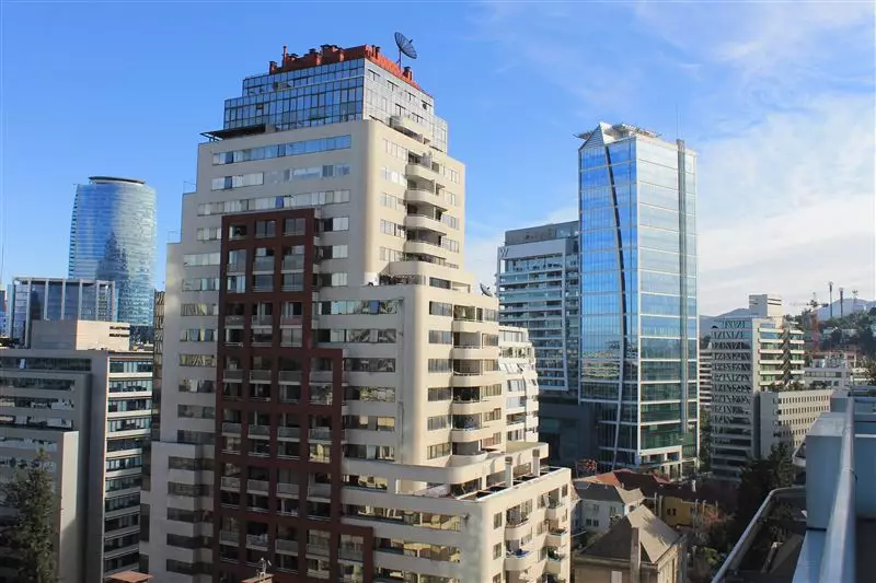 Vacancia de oficinas continúa en máximos históricos