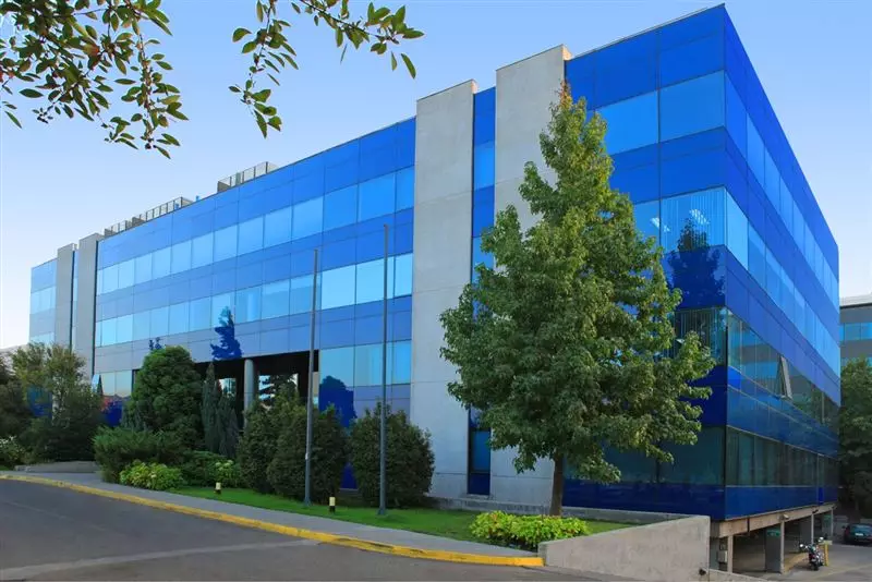 Universidad San Sebastián adquiere tres edificios de oficinas en Ciudad Empresarial