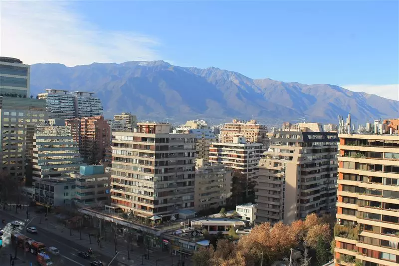 Colliers destaca rol del Serviu en la aprobación de viviendas y su impacto en el déficit habitaciona