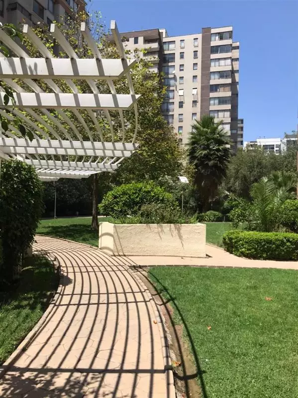 Vitacura lidera alza en precios de venta de departamentos nuevos en la capital