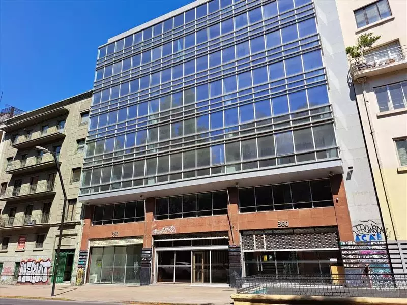 Santiago Centro y oficinas desocupadas