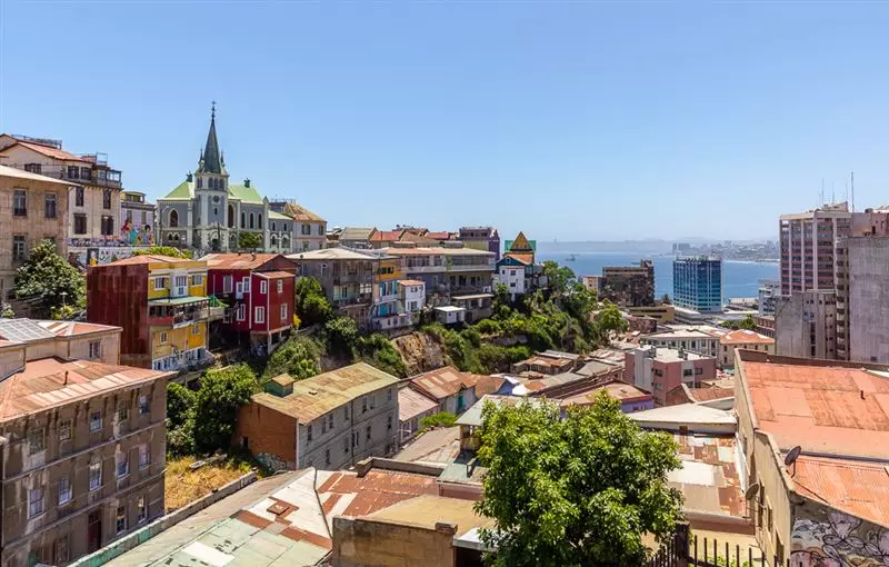 Terrenos ocupados por campamentos en Valparaíso alcanzan un alto valor